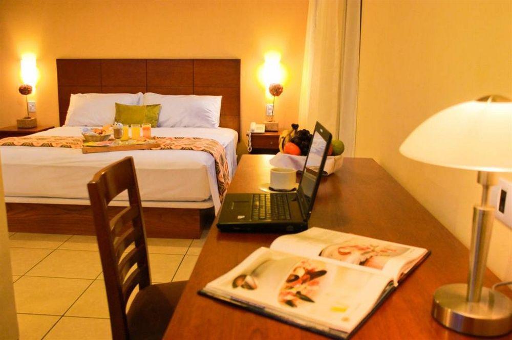 Wyndham Costa Del Sol Pucallpa Exteriér fotografie A room at the hotel