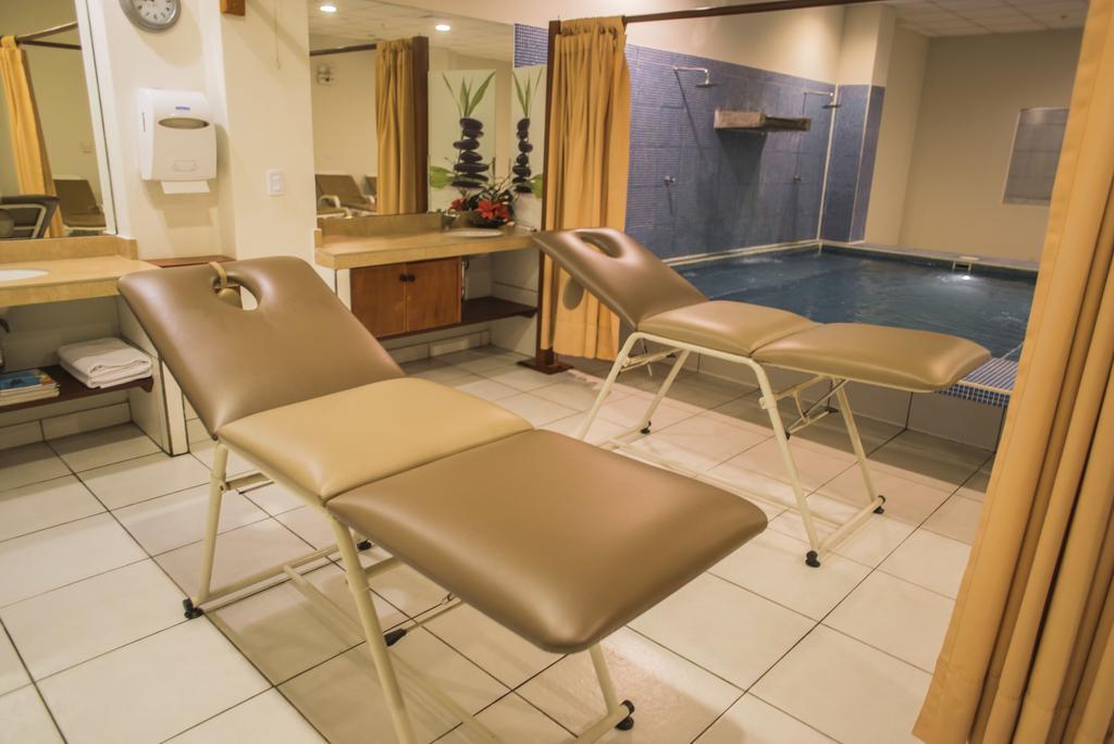 Wyndham Costa Del Sol Pucallpa Exteriér fotografie Massage tables
