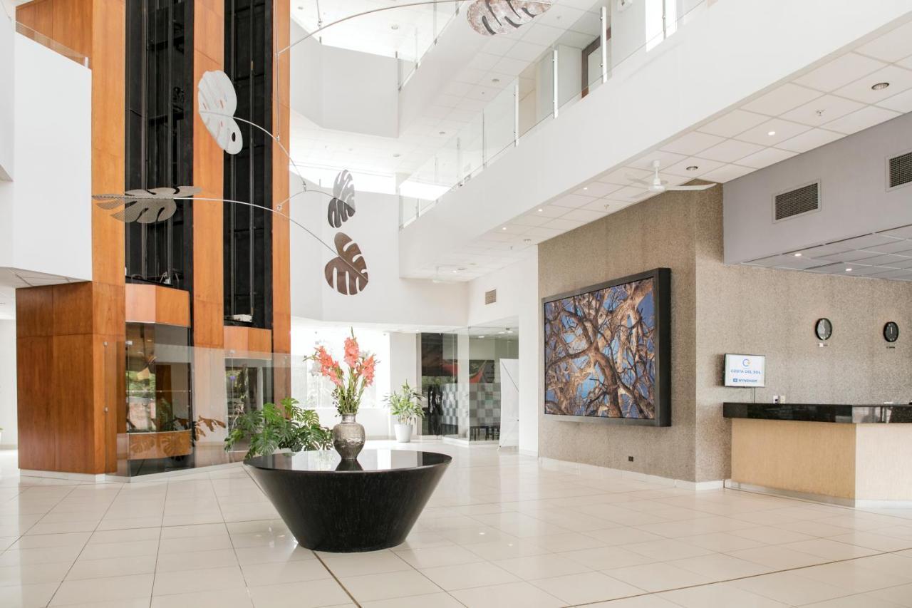 Wyndham Costa Del Sol Pucallpa Exteriér fotografie Interior of the hospital